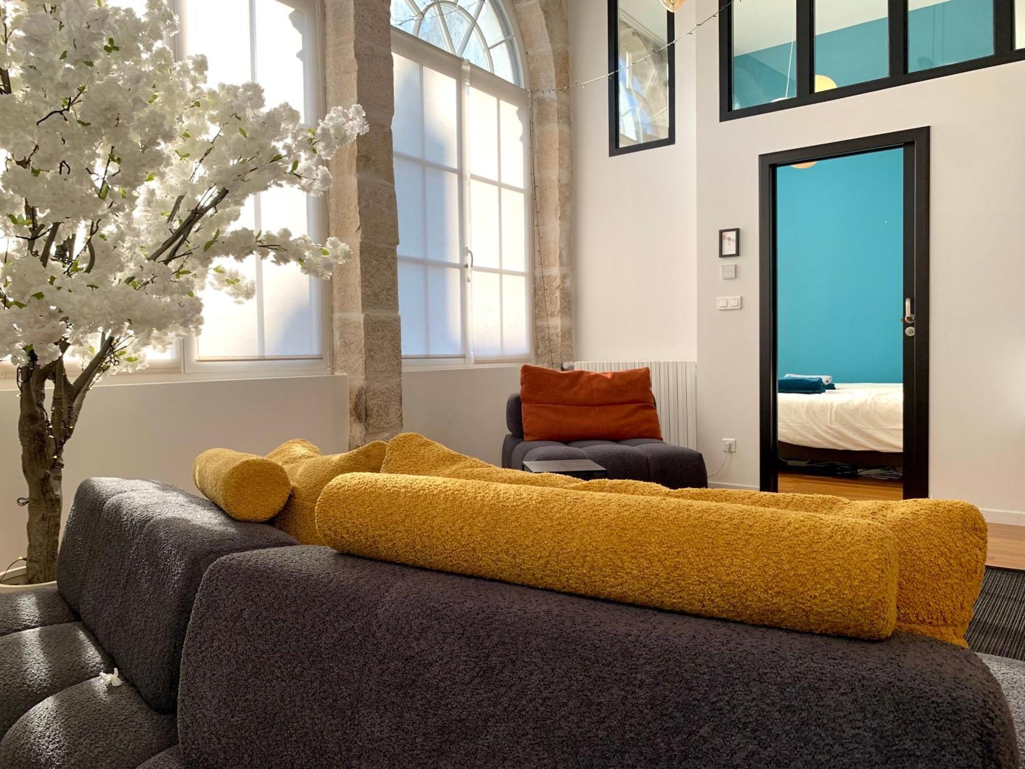 Les Fabuleux Appartements Du Coeur De Ville - Place Victor Hugo Μπεζανσόν Εξωτερικό φωτογραφία