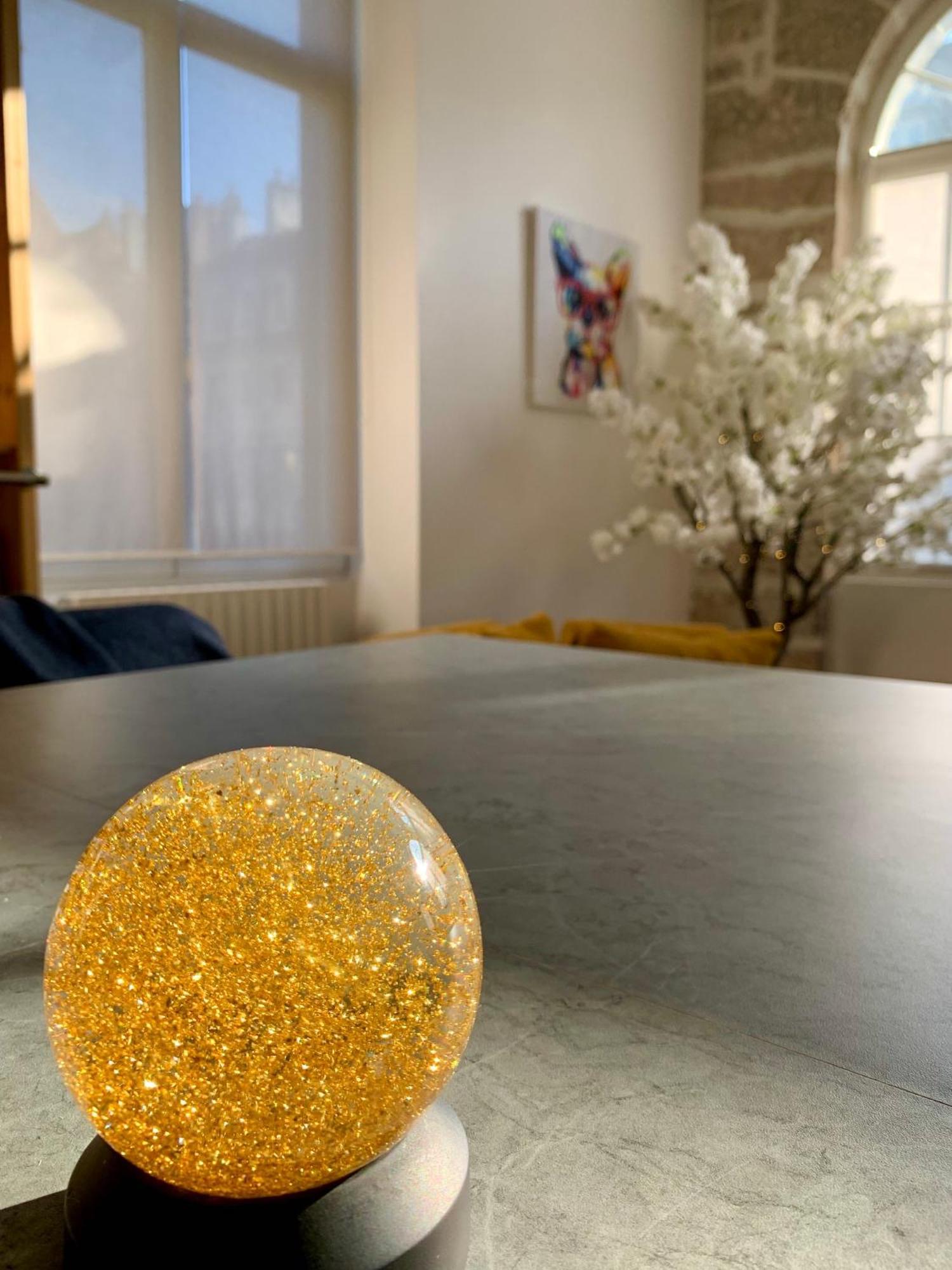 Les Fabuleux Appartements Du Coeur De Ville - Place Victor Hugo Μπεζανσόν Εξωτερικό φωτογραφία